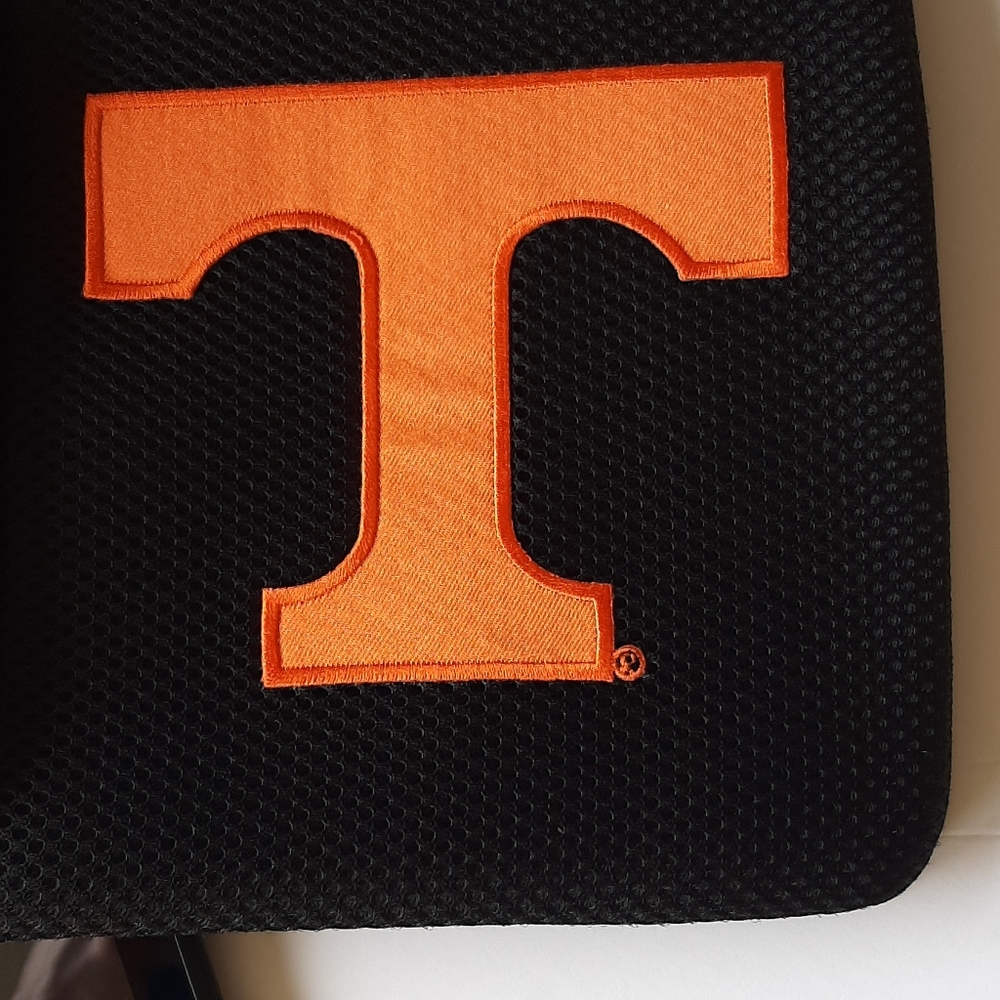 Collegiate licensed tablet protector - Picture 2 of 6